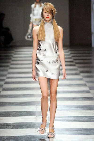 Look 28